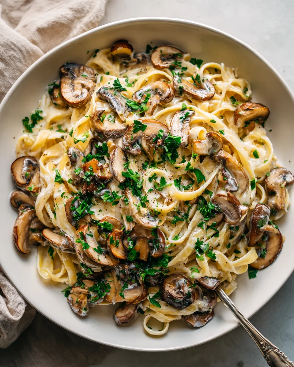 Cremige Knoblauch Pilz Sahne Pasta – Einfach unwiderstehlich!